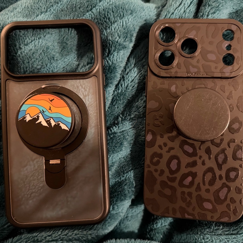 iPhone 17 Pro Max Cases with Pop Sockets